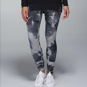 Lululemon Wunder Under- Grey Floral legging